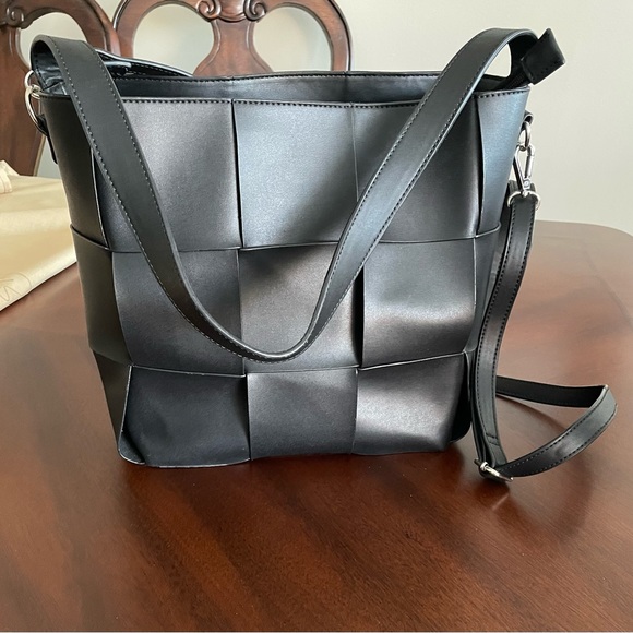 Experssios NYC Handbags - Expression NYC women’s black large wowen pattern Foux leather shoulder bag.